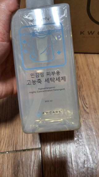 아토컴피 신생아와 반려동물도 사용가능한 고농축 세탁세제 섬유유연제 500ml 세트 (독일 피부과 임상시험 완료) — 4.5점을 준 리뷰어가 2022년 9월 올린 사용 사진