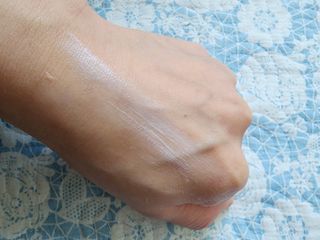 [후르디아] 겉보속촉 피지 컨트롤 청포도 선젤 — 5점을 준 리뷰어가 2023년 4월 올린 사용 사진