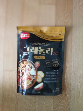 씨알푸드 씨알로 그래놀라 2종 후르츠+크랜베리 아몬드 — 5점을 준 리뷰어가 2022년 7월 올린 사용 사진