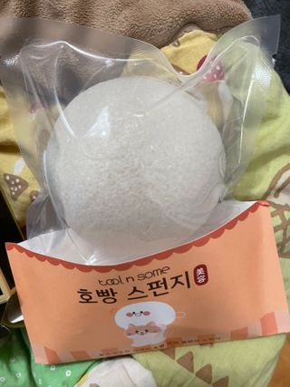 툴앤썸 로즈골드 에디션 치크or쉐딩 브러시+밀키 내추럴 스펀지+호빵 곤약 스펀지 — 5점을 준 리뷰어가 2021년 2월 올린 사용 사진