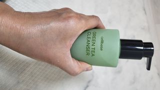 프리마인 메이크업과 들뜨는 각질까지 한방에 깐달걀로! 순하기까지한 셀베이스 그린티클렌저(200ml) — 5점을 준 리뷰어가 2023년 4월 올린 사용 사진