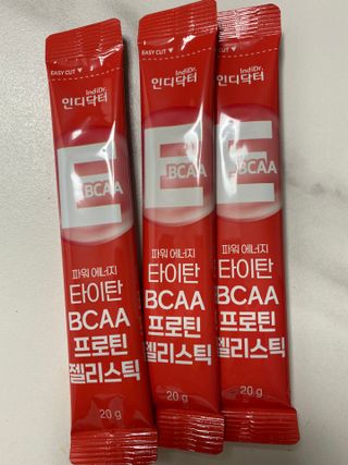 [인디닥터] 타이탄 BCAA 프로틴 젤리스틱 — 5점을 준 리뷰어가 2022년 5월 올린 사용 사진