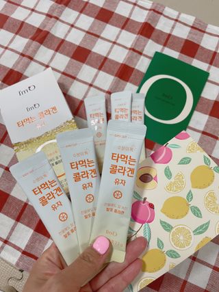 [음료수 대신 가능!]  빠르게 흡수되는 아임오 타먹는 콜라겐 1박스 — 5점을 준 리뷰어가 2023년 4월 올린 사용 사진