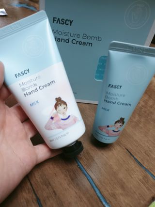 파시 FASCY 高保湿ハンドクリーム40ml+80ml セット — 5점을 준 리뷰어가 2021년 7월 올린 사용 사진