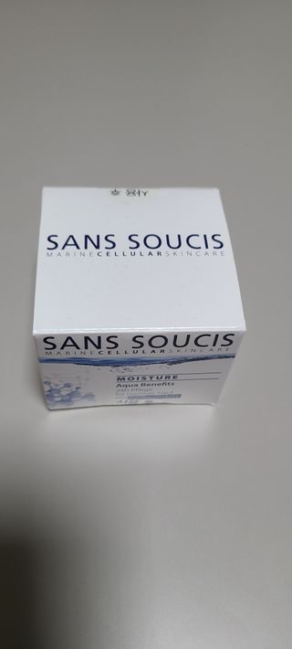 산수시 아쿠아 베네핏 24h 수부지 물광 속건조 수분크림 50ml — 5점을 준 리뷰어가 2021년 8월 올린 사용 사진