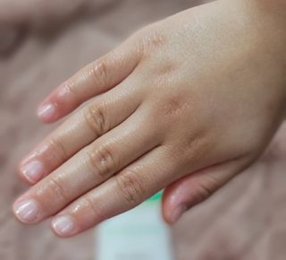 mom e 맘이 내추럴 베이비 케어 크림+바디오일 — 5점을 준 리뷰어가 2021년 1월 올린 사용 사진