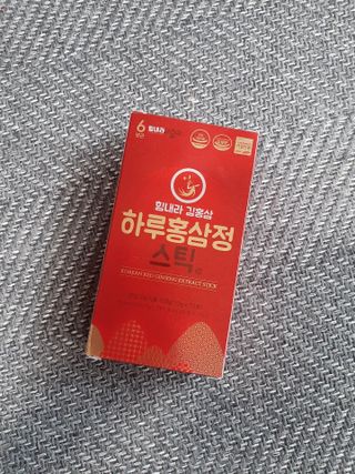 힘내라김홍삼 하루홍삼정스틱 10g x 10포 — 5점을 준 리뷰어가 2021년 4월 올린 사용 사진