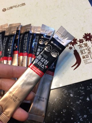 서울약사신협_투데이홍삼정플러스스틱_10g x 30포 — 4점을 준 리뷰어가 2020년 12월 올린 사용 사진