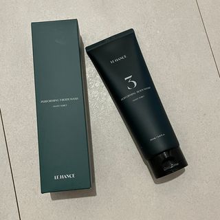 르핸스 퍼포밍 3 바디워시 비반트포렛/베티버포그 — 5점을 준 리뷰어가 2023년 2월 올린 사용 사진