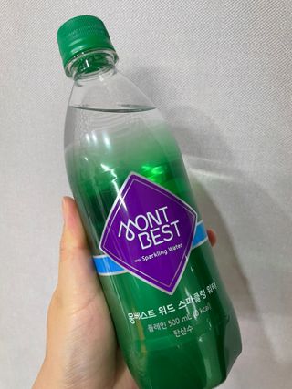 몽베스트 Montbest with Sparkling water Plain 20병 — 5점을 준 리뷰어가 2022년 8월 올린 사용 사진
