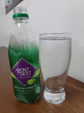 몽베스트 Montbest with Sparkling water Lime20병 — 5점을 준 리뷰어가 2023년 2월 올린 사용 사진