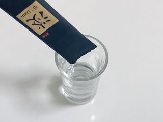 담소은 자극없는 무알콜 휴대용 한방가글 스틱 가글담 — 3.5점을 준 리뷰어가 2023년 1월 올린 사용 사진