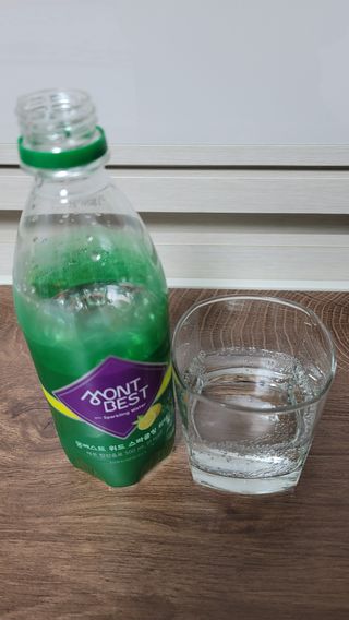 몽베스트 Montbest with Sparkling water Lemon OR Lime 20병(랜덤) — 5점을 준 리뷰어가 2021년 10월 올린 사용 사진
