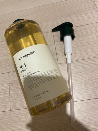 라로지크 X4 스케일링 퍼퓸 샴푸 1,000mℓ — 5점을 준 리뷰어가 2022년 1월 올린 사용 사진