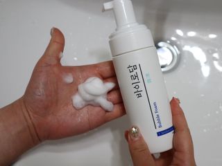 [바이로담] 저자극 약산성버블 폼 폼클렌징 150ml — 5점을 준 리뷰어가 2021년 3월 올린 사용 사진