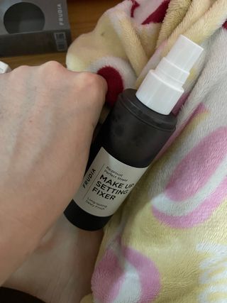[후르디아] 묻어남NO 비건 메이크업 픽서 — 5점을 준 리뷰어가 2021년 10월 올린 사용 사진