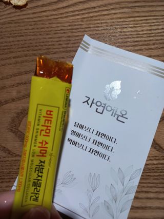 자연에온 경남제약 비타민 쉬머 저분자콜라겐 20g x 30포 — 5점을 준 리뷰어가 2021년 12월 올린 사용 사진