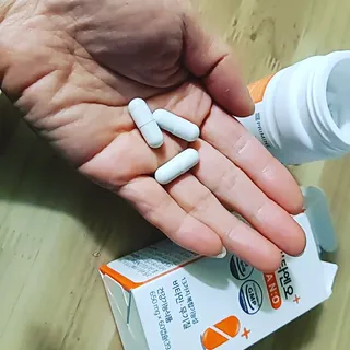 프리마인 성큼다가온 봄, 이너뷰티를 챙겨야 피부도 화사하게, 컨디션도 활기차게. 흡수율을 높인 고효율 비타민. — 5점을 준 리뷰어가 2022년 5월 올린 사용 사진