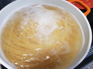 이탈리안 프리미엄 파스타 룸모 Rummo 파스타 2종 + 바질 페스토 + 블랙 트러플 페이스트 — 5점을 준 리뷰어가 2021년 7월 올린 사용 사진