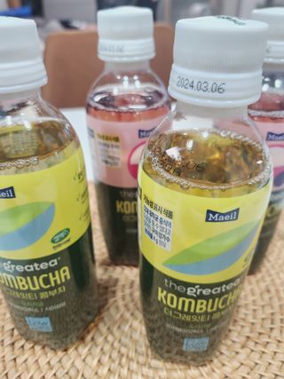 더그레잇티 콤부차 [매일유업] 더그레잇티 44kcal 콤부차 300ml *12개입 (오리지널 6개+베리리치 6개) — 5점을 준 리뷰어가 2023년 7월 올린 사용 사진