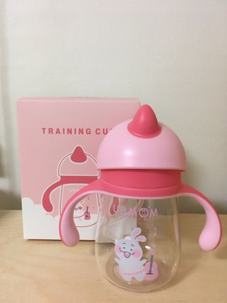 유비맘 트라이탄 코니빨대컵_컬러 랜덤 발송 — 4.5점을 준 리뷰어가 2021년 1월 올린 사용 사진
