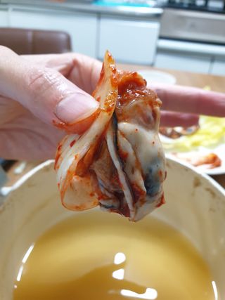 셰프애찬 별미김치 굴겉절이 1kg — 5점을 준 리뷰어가 2022년 12월 올린 사용 사진