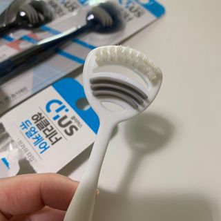 크리오 클리어스 혀백태제거 구취관리 혀클리너 — 4점을 준 리뷰어가 2021년 3월 올린 사용 사진
