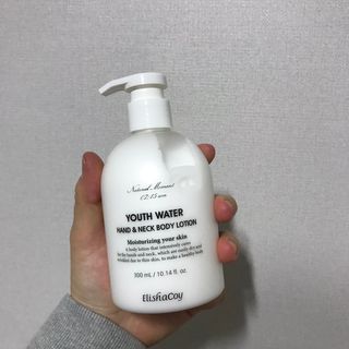 엘리샤코이 유스워터 핸드 앤 넥 멀티 바디로션 — 4점을 준 리뷰어가 2021년 2월 올린 사용 사진