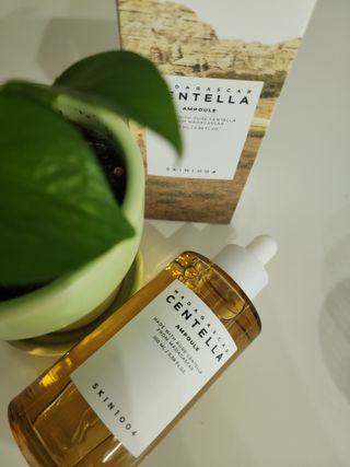 [스킨1004] 마다가스카르 센텔라 히알루-시카 워터핏 선세럼 50ml — 5점을 준 리뷰어가 2024년 5월 올린 사용 사진