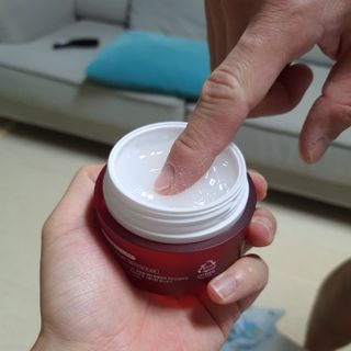 레드투래드 센서티브 슈퍼 크림 50ml — 5점을 준 리뷰어가 2021년 11월 올린 사용 사진