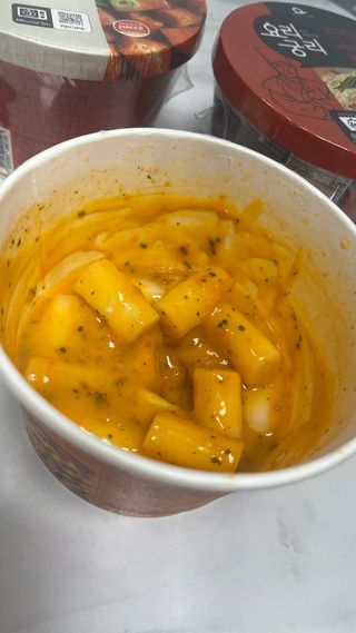 나우  [요리궁리] B타입 ( 매콤, 치즈, 매콤까르보 ) 꽃떡볶이 6개입 세트 — 5점을 준 리뷰어가 2025년 3월 올린 사용 사진