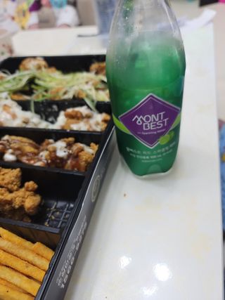 몽베스트 Montbest with Sparkling water Lime20병 — 5점을 준 리뷰어가 2022년 12월 올린 사용 사진