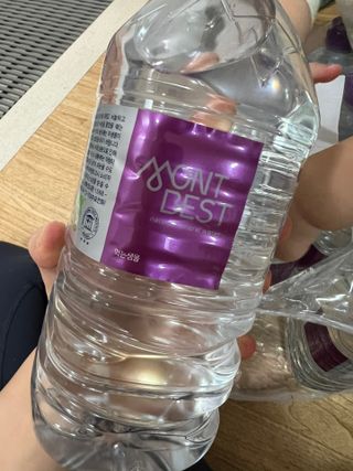 몽베스트 MONTBEST 1L 12입 — 5점을 준 리뷰어가 2022년 3월 올린 사용 사진