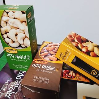 짜먹는 이지견과 짜먹는 이지아몬드, 짜먹는 이지허니피넛, 짜먹는 이지캐슈넛 각 10g X  10포 — 5점을 준 리뷰어가 2021년 2월 올린 사용 사진