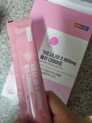 주식회사 얼굴반쪽 [얼굴반쪽 가르시니아 2,800mg] x 14포 1주 젤리 다이어트 보조제 체지방감소 — 5점을 준 리뷰어가 2021년 12월 올린 사용 사진