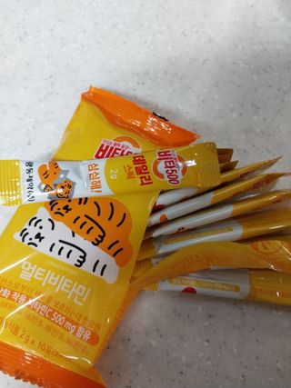 광동생활건강 [광동] 비타500데일리스틱  ★빼빼로데이★ 30포+70포+ 뚱랑이스티커+빼빼로+쇼핑백 — 5점을 준 리뷰어가 2022년 11월 올린 사용 사진