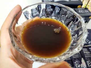 참앤들황토농원 국내산 흑염소를 정성스럽게 담은, 프리미엄 흑염소 진액 70ml x 30포 1박스 — 5점을 준 리뷰어가 2023년 1월 올린 사용 사진