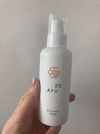 AYU25[아유트웬티파이브] 피부건강에 꼭 필요한 pH 약산성 와일드 로즈토너 — 5점을 준 리뷰어가 2021년 4월 올린 사용 사진
