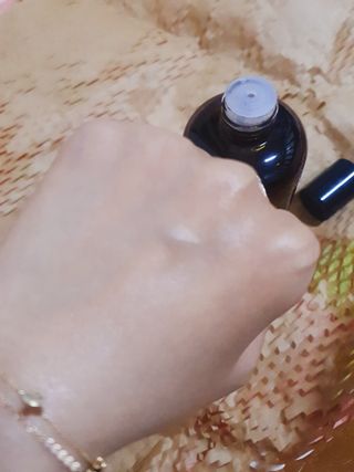 스킨큐어 산다화 비타민c 화이트닝 토너 150ml — 5점을 준 리뷰어가 2021년 12월 올린 사용 사진