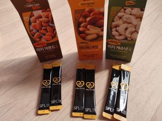짜먹는 이지견과 짜먹는 이지아몬드, 짜먹는 이지허니피넛, 짜먹는 이지캐슈넛 각 10g X  10포 — 5점을 준 리뷰어가 2021년 2월 올린 사용 사진
