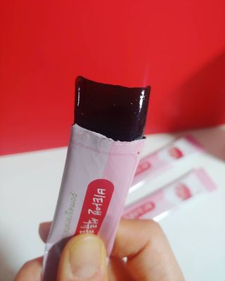 비타앤 석류콜라겐스틱 — 3.5점을 준 리뷰어가 2021년 5월 올린 사용 사진
