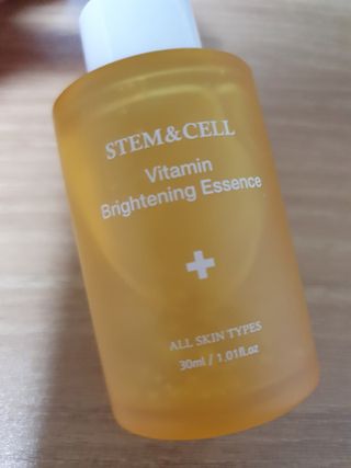 체르엠 스템앤셀 비타민 브라이트닝 에센스 30ml 1개 — 4.5점을 준 리뷰어가 2021년 7월 올린 사용 사진