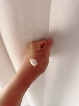 위시스 프리미엄 글루타치온  화이트닝 바디로션 — 3.5점을 준 리뷰어가 2023년 1월 올린 사용 사진