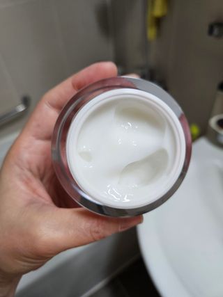 프리마인 바르기만 하면 철벽 스킨케어+24시간 마스크팩 효과. 셀라브 리제너레이팅 시스템 부스터+크림 세트 — 5점을 준 리뷰어가 2023년 7월 올린 사용 사진