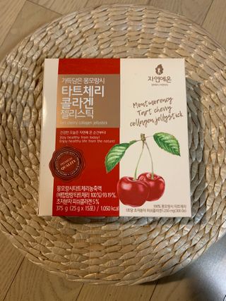 자연에온 가득담은 몽모랑시 타트체리 콜라겐 젤리스틱 — 5점을 준 리뷰어가 2021년 1월 올린 사용 사진