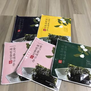 [해림맛김] 들기름에 구운 바삭바삭 김 4종 세트 + 1종 랜덤발송 총5개입 — 5점을 준 리뷰어가 2021년 2월 올린 사용 사진