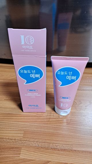IO 아이오 오늘도 넌 예뻐 - 데일리딥 클렌징폼 — 5점을 준 리뷰어가 2021년 2월 올린 사용 사진
