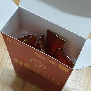힘내라김홍삼 하루홍삼정스틱 10g x 10포 — 5점을 준 리뷰어가 2021년 4월 올린 사용 사진