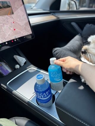 [동아오츠카] 포카리스웨트  500ml PET + 이온워터 500ml PET — 5점을 준 리뷰어가 2025년 7월 올린 사용 사진