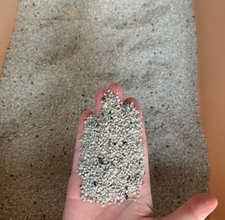 겟플렉스 켓플렉스 캣츠룸BS-1 고양이모래 4kg — 3.5점을 준 리뷰어가 2021년 2월 올린 사용 사진